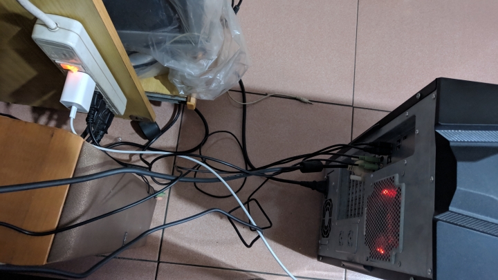 電腦開機有訊號沒畫面 鍵鼠沒反應