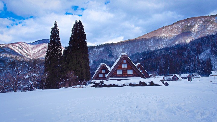雪之合掌村 巴士線上預約與IG景點地圖/消失中的童話世界