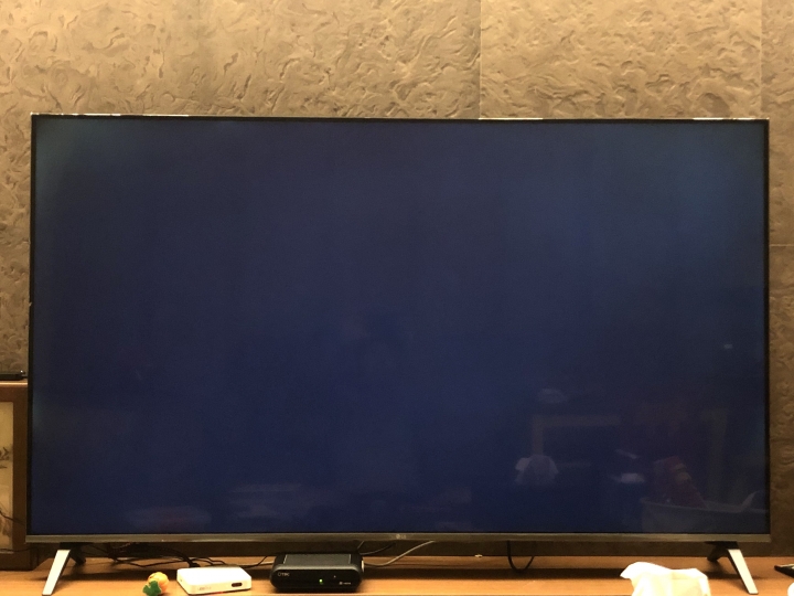 LG UM7300/UM7500/UM7600 漏光/MURA 問題