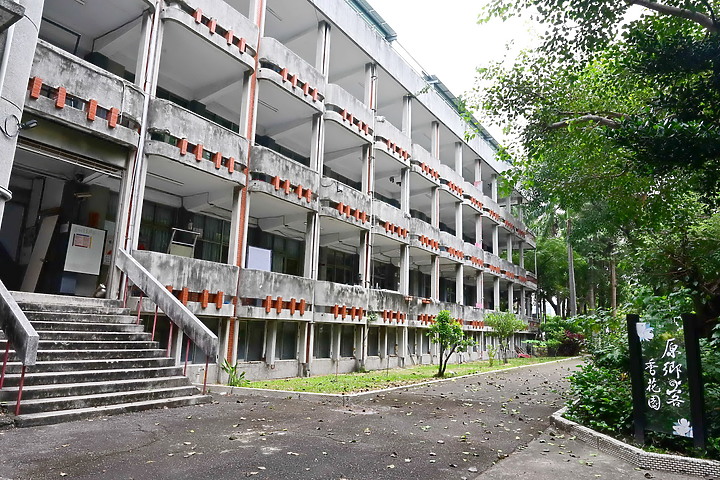 點我看大圖 Z7+14-30mm F4.0 S實拍600多人大合照:高雄女中77級78級畢業30重聚