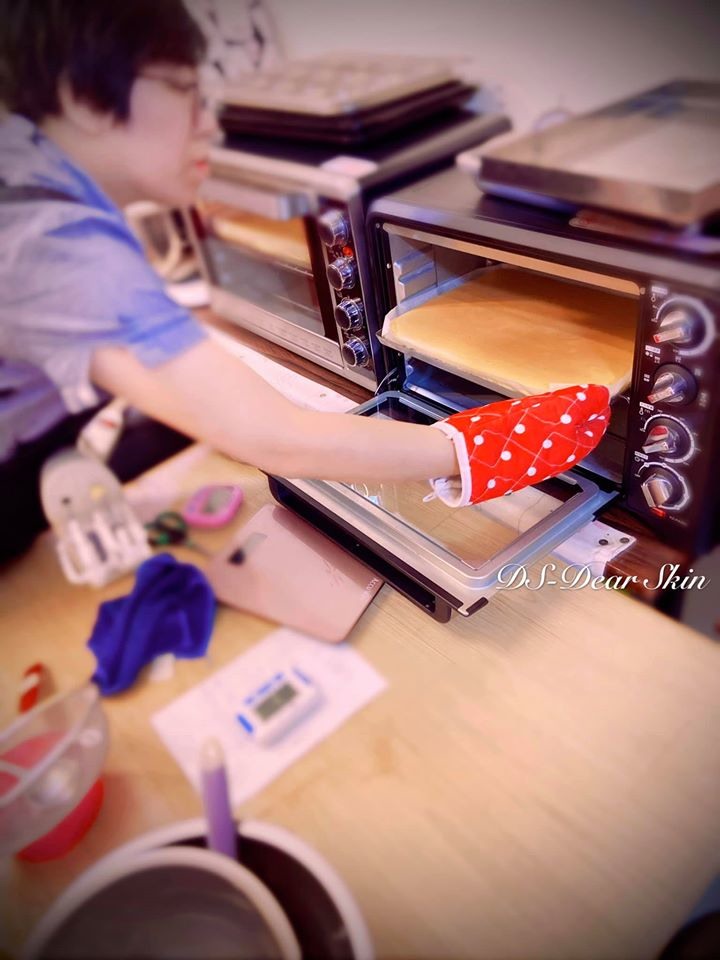 努力努力💪……整個工作室香氣四溢❤️ #手工鹹蛋糕（素）