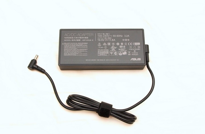 亮眼冰河藍 ASUS ROG Zephyrus S 西風之神 GX502GW