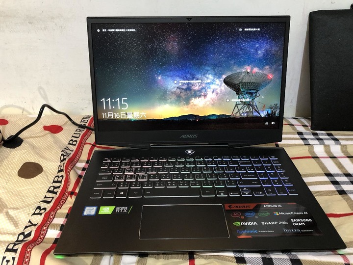 GIGABYTE AORUS 15 XA 搭載240HZ高更新率螢幕 享受極限電競娛樂!