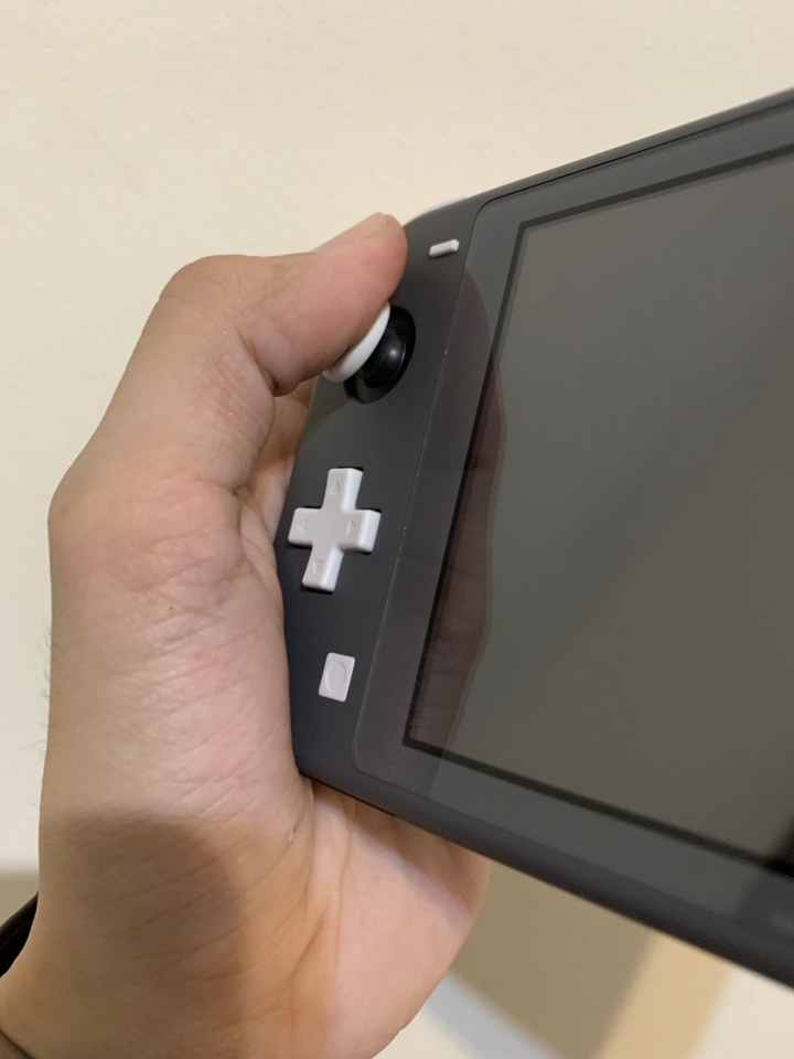 Switch Lite HORI PC 保護殼開箱