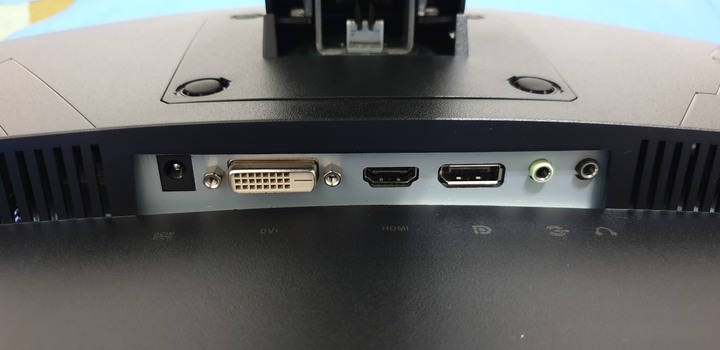 【不專業開箱】ASUS TUF GAMING VG27VQ 曲面電競螢幕