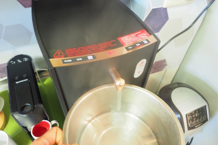 即淨 極省 級便利 ｜ 賀眾超效瞬淨冷熱飲水機 (UV-6702)