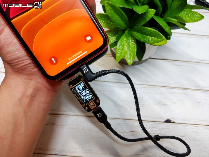 支援 IPHONE 11 PD 充電器 & 行動電源開箱