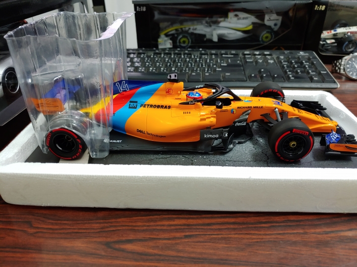 [開箱]MINICHAMPS 1/18 McLaren MCL33 F.ALONSO L.E. 518 pcs.