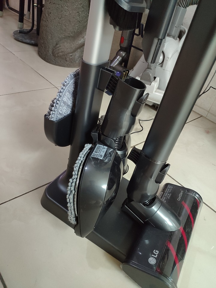 [試用心得] LG A9+ 乾吸濕拖一次搞定 超強續航清潔打掃不費力