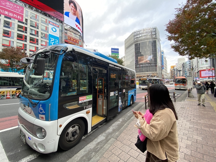 【東京都】來用澀谷的100日幣狗頭巴士”ハチ公バス”去各種知名觀光景點晃晃吧！