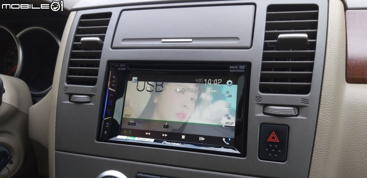點我看大圖 功能多元的DVD主機,Pioneer AVH-Z2050BT 6.2吋DVD觸控螢幕主機