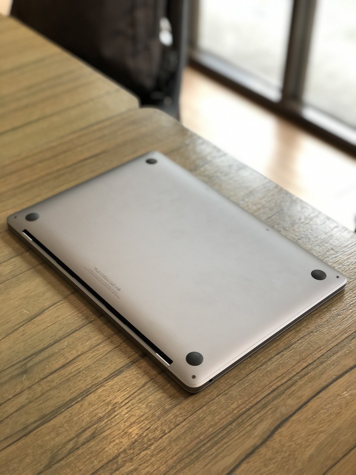 【小宅開箱】MacBook Pro 13 2019 入門款不專業開箱 處理器升級新增TouchBar