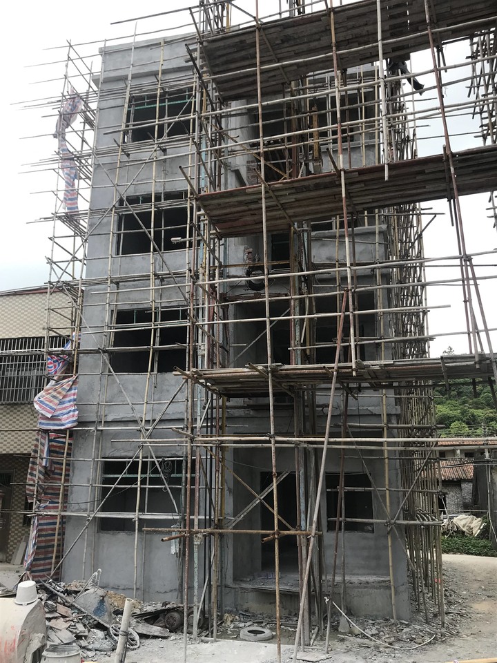 面寬8米，進深12.38，自建宅基本装修结束（爭取成爲最醜.....）