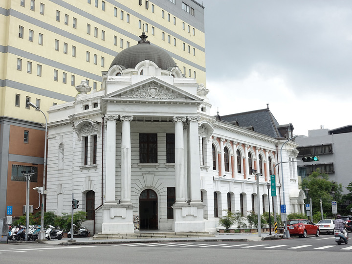 臺中市 西區 臺中市役所 — 華麗轉身為咖啡館的公務機關建築
