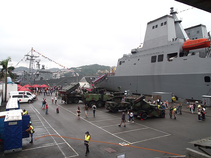 基隆 中正區 威海營區 一○八年海軍營區開放參觀活動 — 難得一見的服役中「阿公級」潛艦