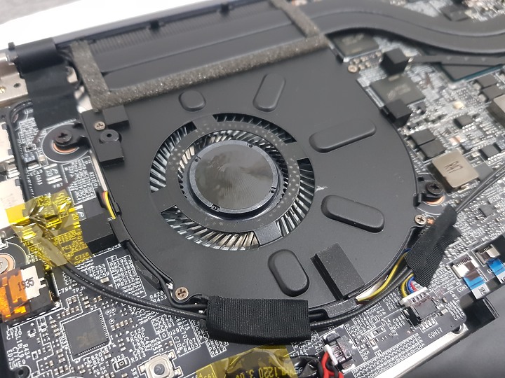 【小宅開箱】MSI Prestige 14 A10SC 評測 (Prestige Series) – 定義最快的14吋輕薄筆電