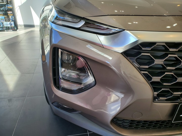 [靜態賞車] 進口身份的第4代Hyundai Santa Fe 5+2七人座休旅 大地銅色