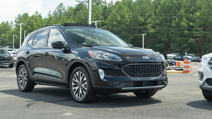 【4K車評】比較2019與2020新的福特Kuga/Escape！(含中文解譯)