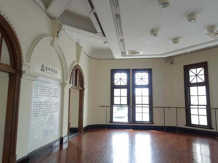 臺中市 西區 臺中市役所 — 華麗轉身為咖啡館的公務機關建築