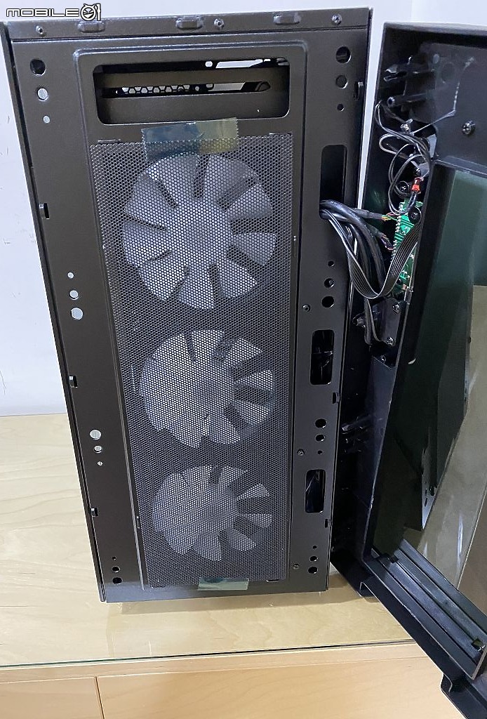 [開箱] RGB火力展示庫雙後抽水平風道新架構 FSP 全漢CMT530光戰艦