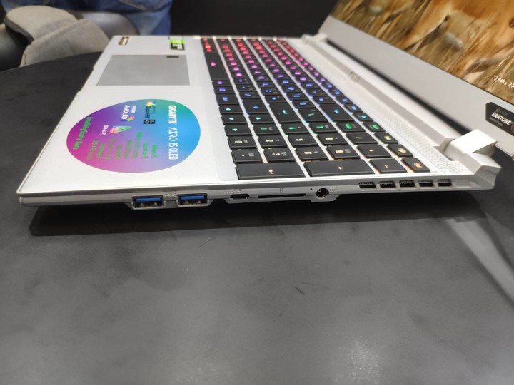 [分享]AERO 15 OLED白色款資訊月剁手體驗