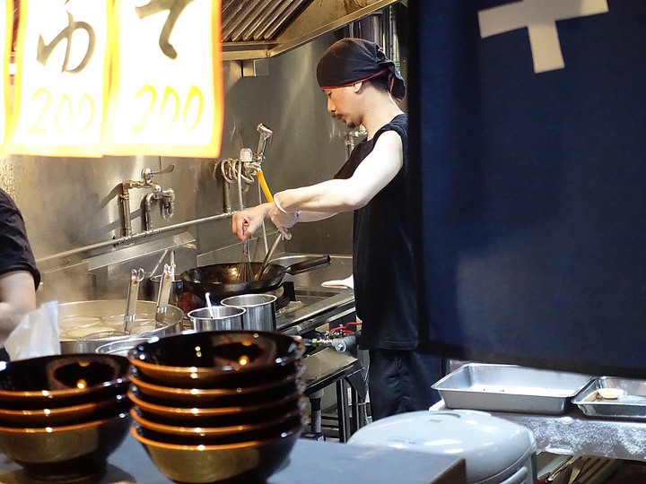 臺北市 內湖 北一家拉麵 — 值得在門口餵蛟子漫漫等候之特級美味