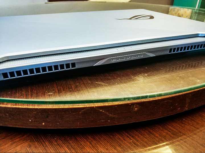 第一次分享：冰河藍的 ROG GU502GU