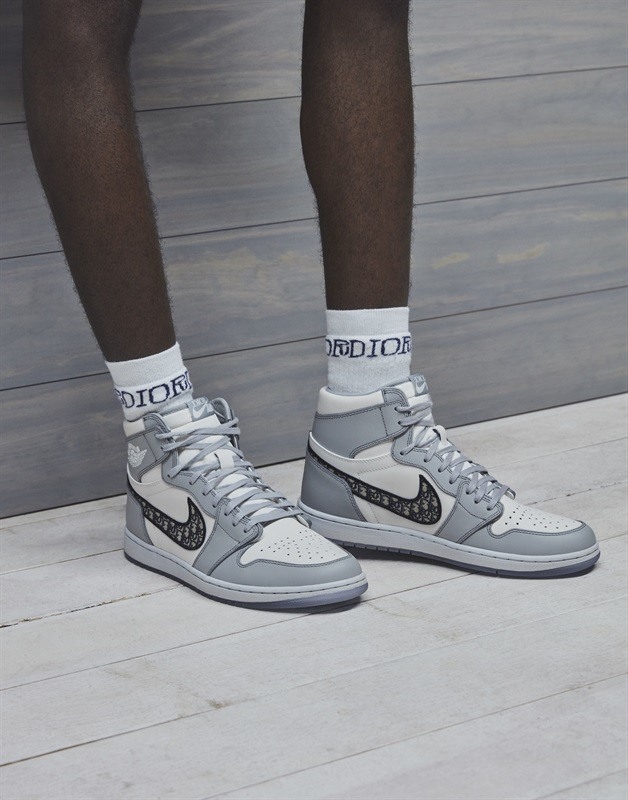 Jordan X Dior首款聯名系列AJ 1 High OG Dior發布 實鞋細節看這裡!