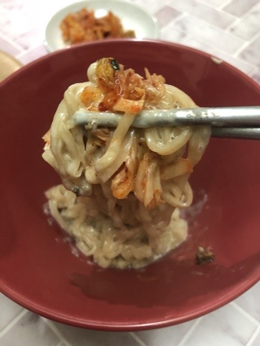 仿韓風味起司泡菜泡麵