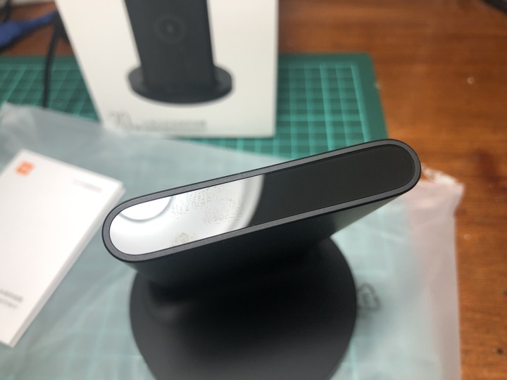 開箱 小米立式無線充電器 20w In iPhone 8+
