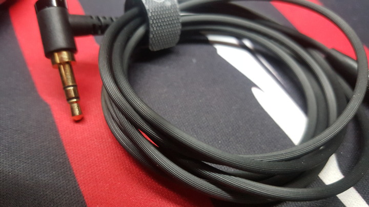 高cp值的藍牙耳罩 fiio  EH3 NC