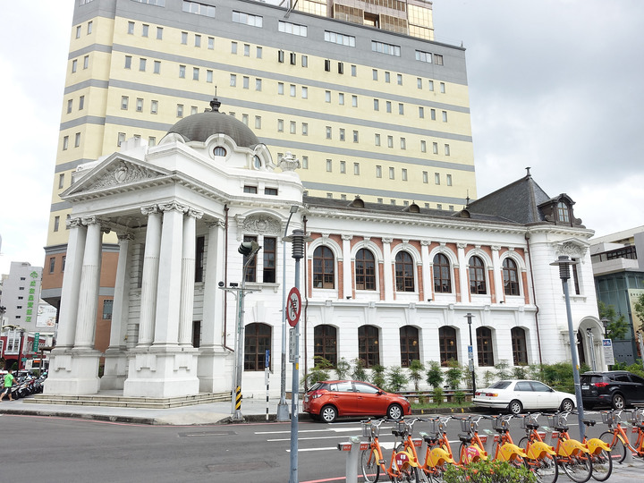 臺中市 西區 臺中市役所 — 華麗轉身為咖啡館的公務機關建築