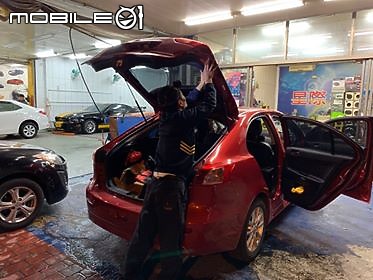 【MARS】康泰克 COMTEC 2K前後鏡頭行車紀錄器實測！CP值爆X高的啊！feat.三菱 Mitsubishi Lancer Sportback