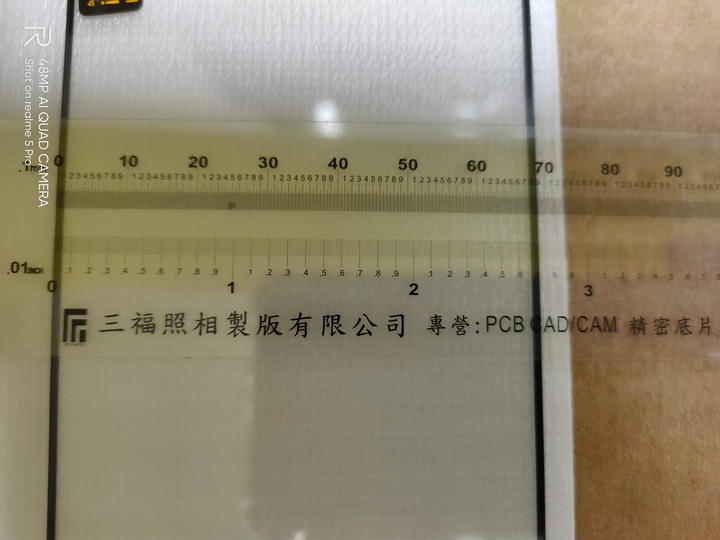 請問有人可以從尺寸得知此款保護貼是哪款手機的嗎