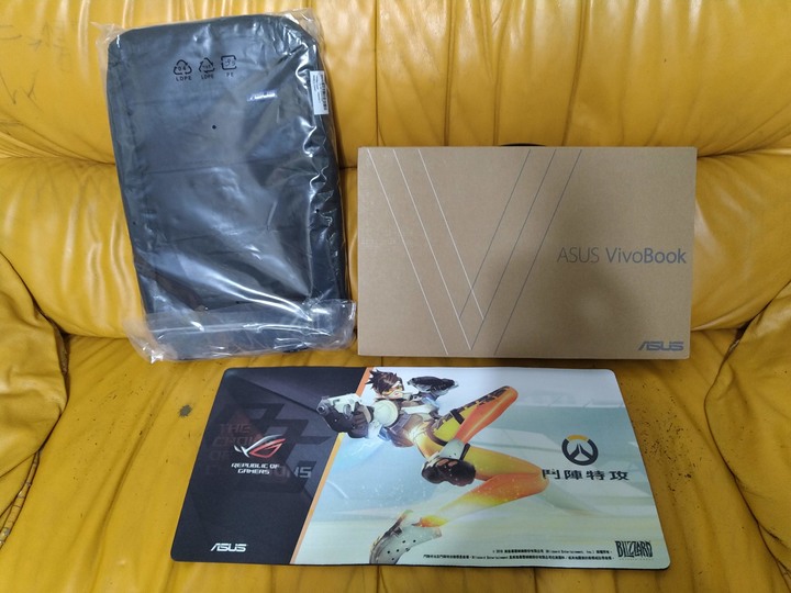 【開箱評測】有色有膽 Asus VivoBook S15 S532FL 狠想紅
