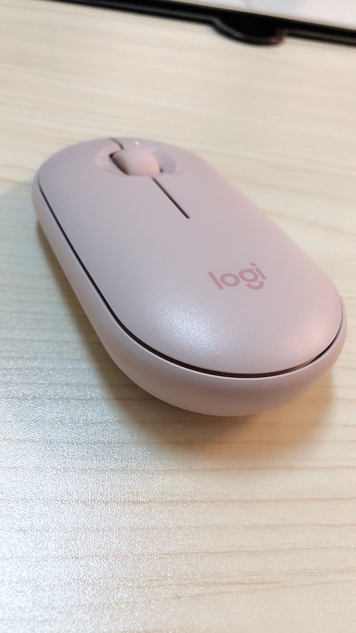 點我看大圖 【小宅開箱】美女寫真?!- 羅技Pebble M350 與 K380 多工藍牙 鍵盤