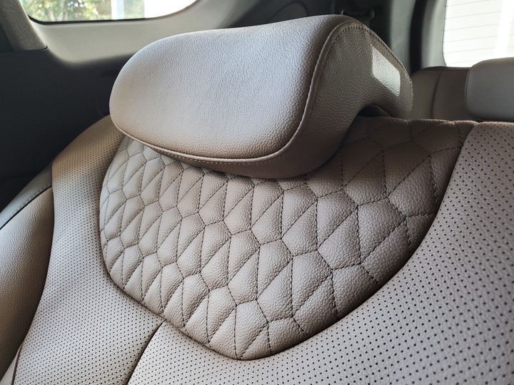 [靜態賞車] 進口身份的第4代Hyundai Santa Fe 5+2七人座休旅 大地銅色