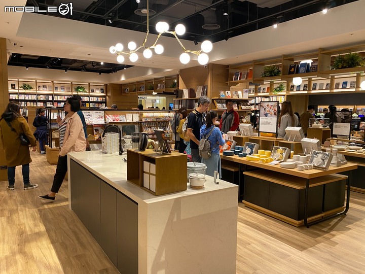 全台最大蔦屋書店！蔦屋書店(TSUTAYA BOOKSTORE)進駐南港車站！