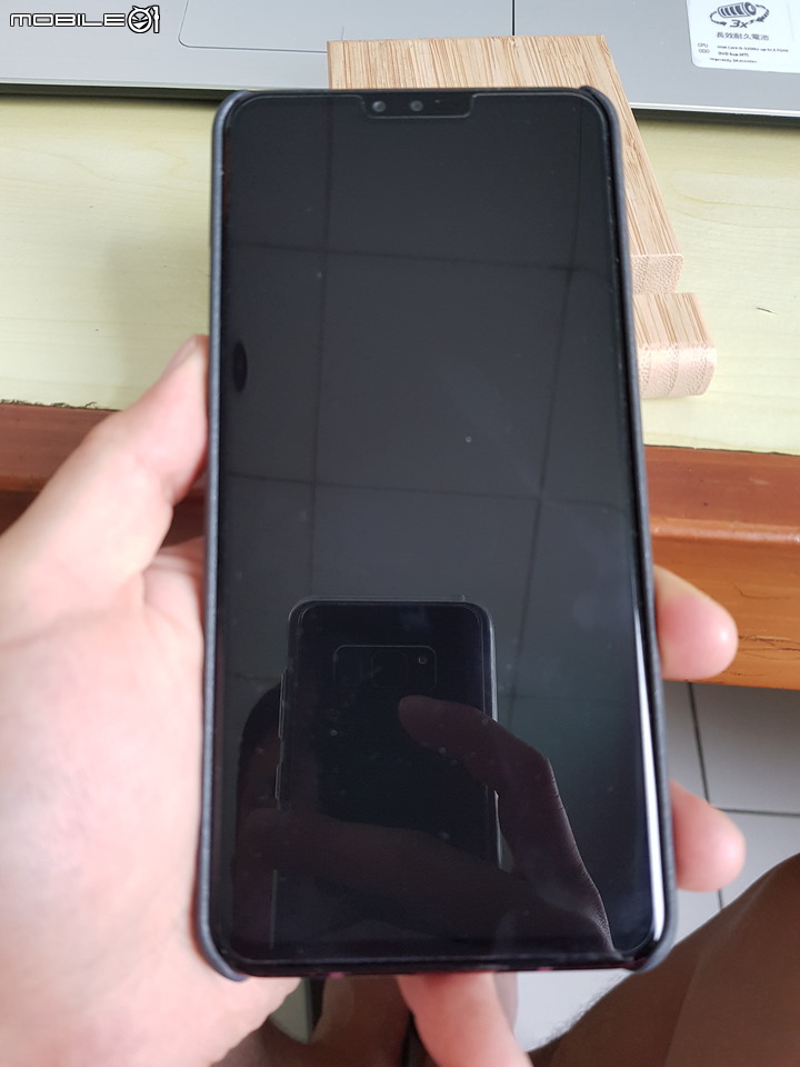 點我看大圖 LG V40七款手機殼分享