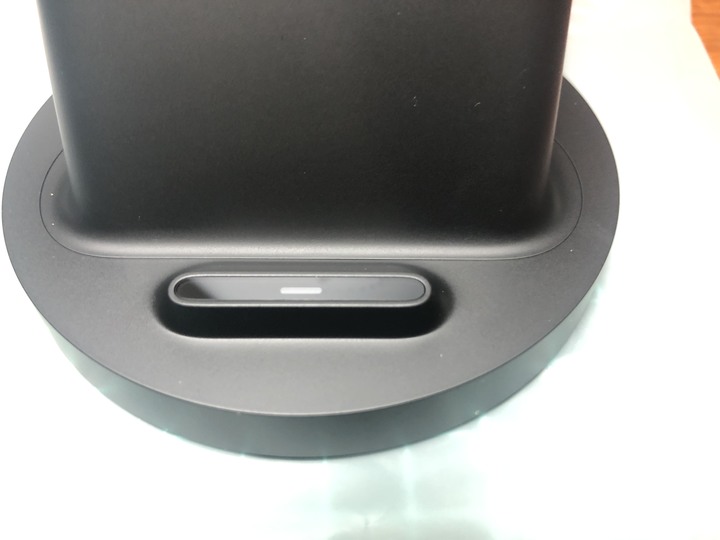 開箱 小米立式無線充電器 20w In iPhone 8+