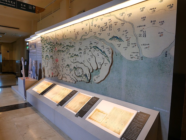 高雄市 鹽埕區 高雄市立歷史博物館 — 由官署變身為都市博物館的帝冠式建築