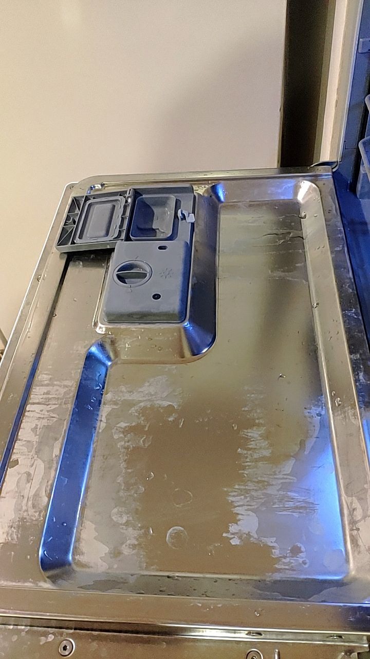 (抱怨文) 美寧洗碗機-用了兩個月變這副德性