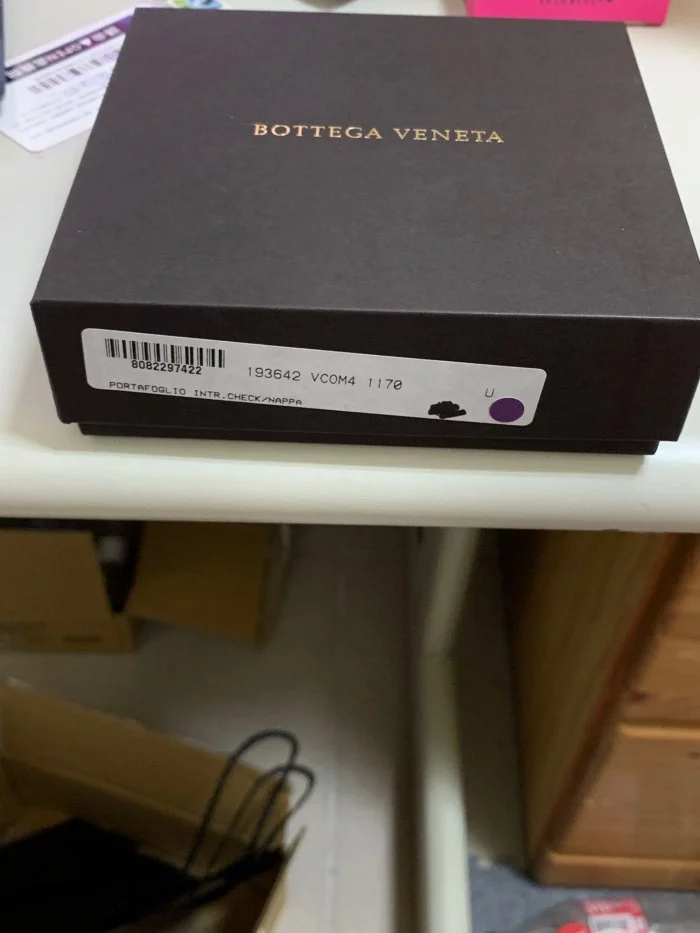 [分享] 買給自己的新皮夾，寶緹嘉