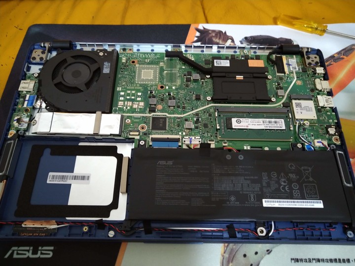 【開箱評測】業務界的小鋼砲 : 低調奢華的 ASUS VIVOBOOK 14 X412FA-0148B8265U 孔雀藍