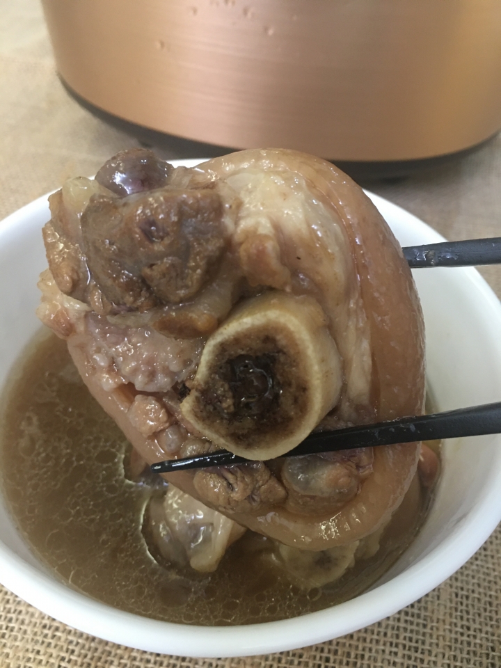 念念不忘的花生豬腳湯