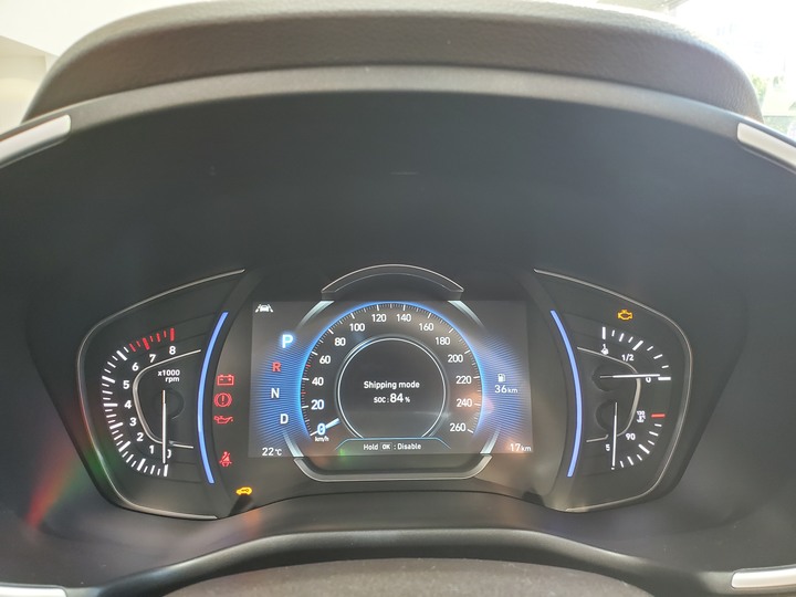 [靜態賞車] 進口身份的第4代Hyundai Santa Fe 5+2七人座休旅 大地銅色