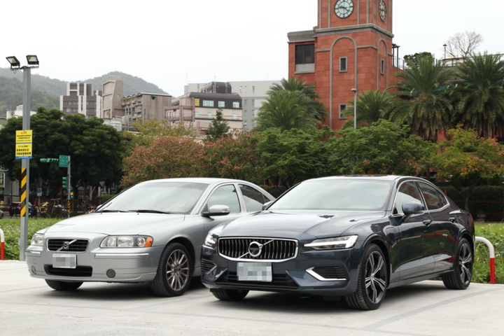 世代交替 S60 x New S60 T6 Inscription