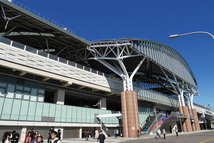 臺中市 中區 第二代與第三代臺中火車站 — 可能是全臺唯一、三代車站並存的交通樞紐