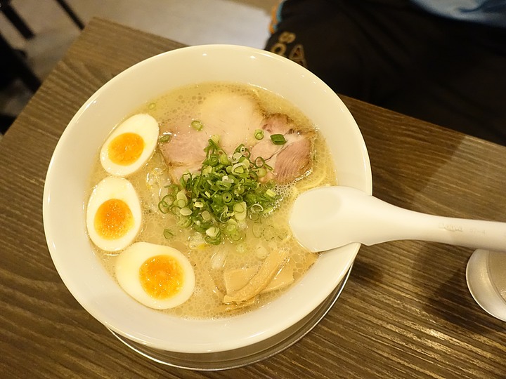 臺北市 內湖 北一家拉麵 — 值得在門口餵蛟子漫漫等候之特級美味