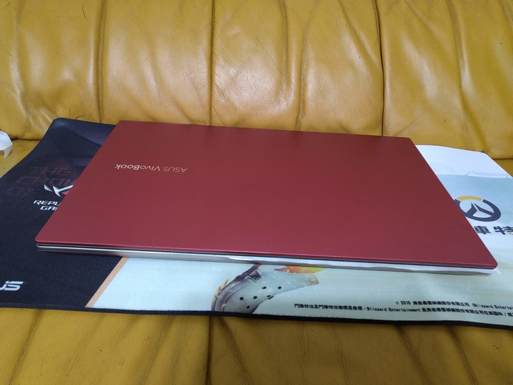 【開箱評測】有色有膽 Asus VivoBook S15 S532FL 狠想紅